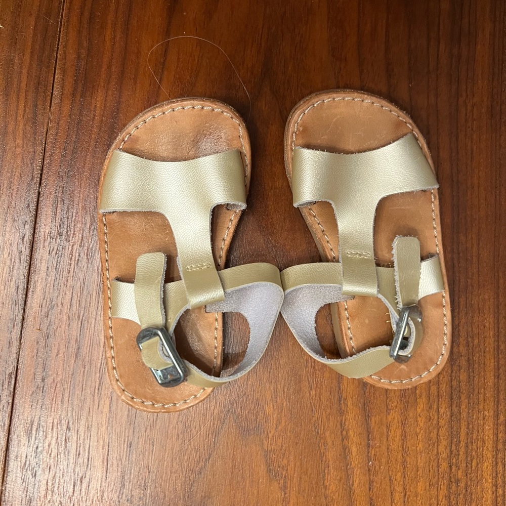 Freshly Picked Gold Sandals Size 5